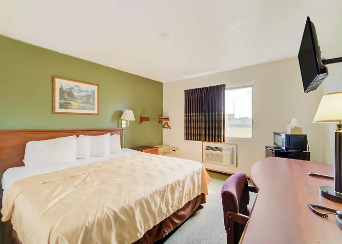 Amerihost Inn & Suites