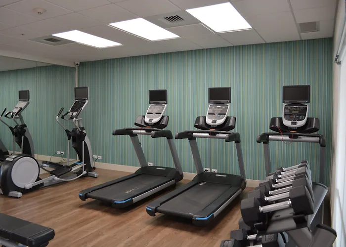 Holiday Inn Express & Suites