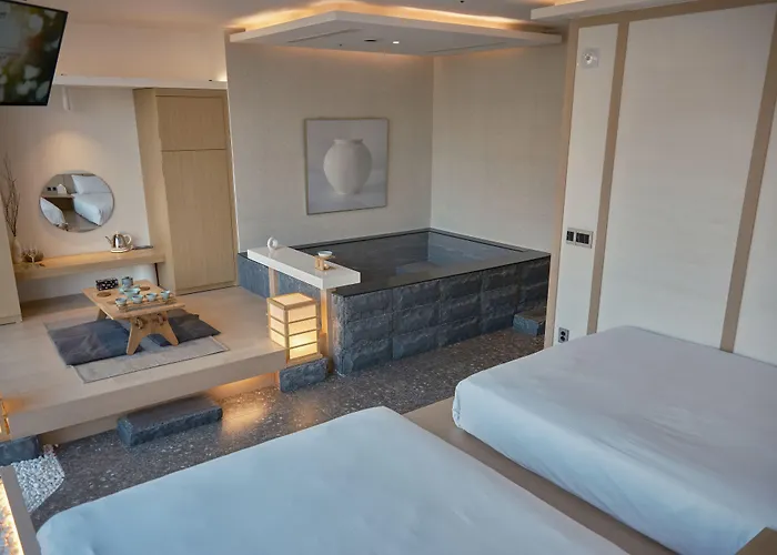 Uh Suite The Seoul