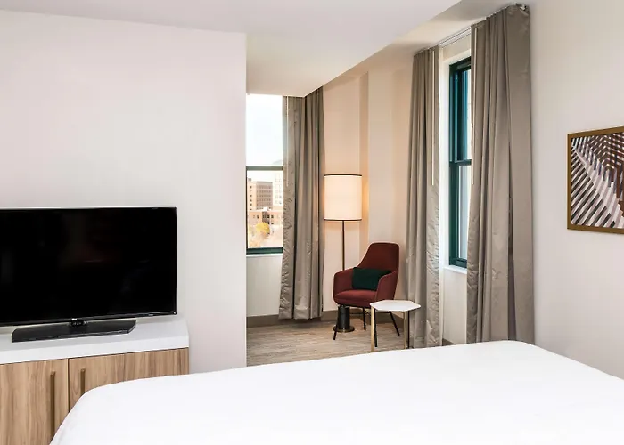 Hilton Garden Inn Flint Downtown