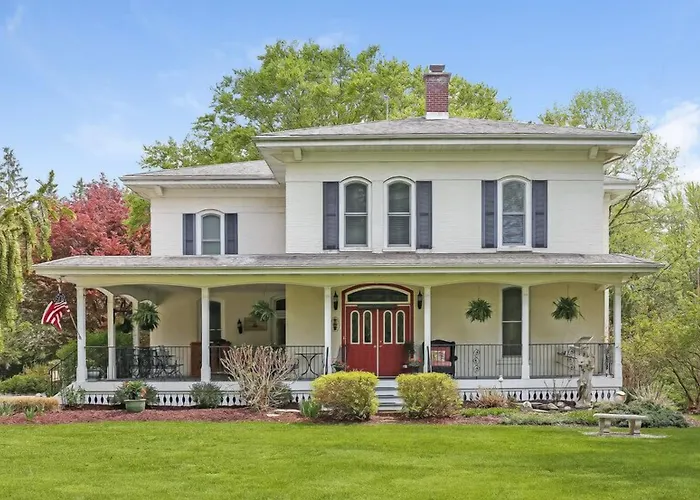 Monroe Manor Inn