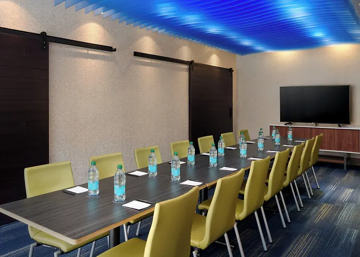 Holiday Inn Express & Suites Brunswick By Ihg