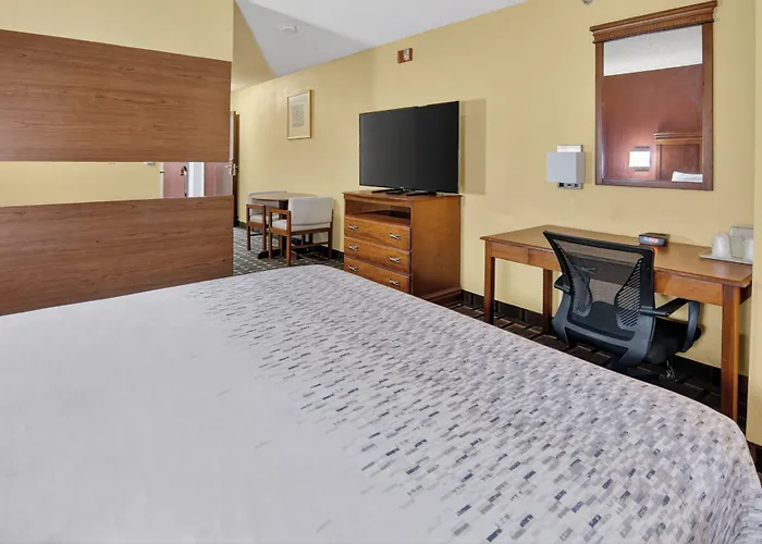 Hometown Inn & Suites