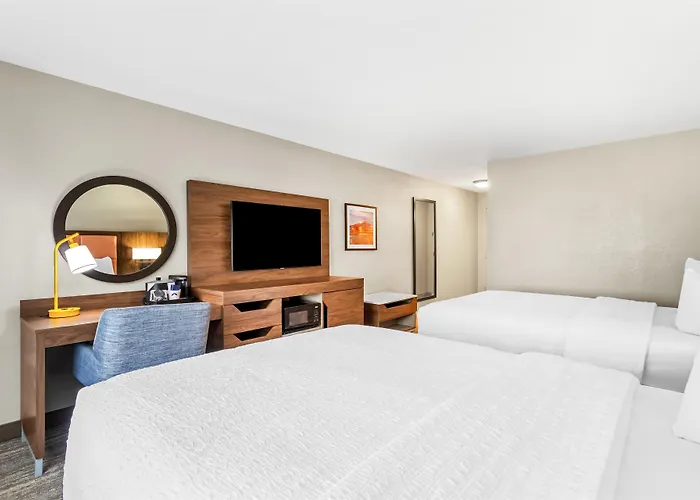 Hampton Inn & Suites Farmington