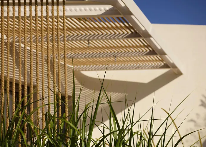 White Pebble Suites