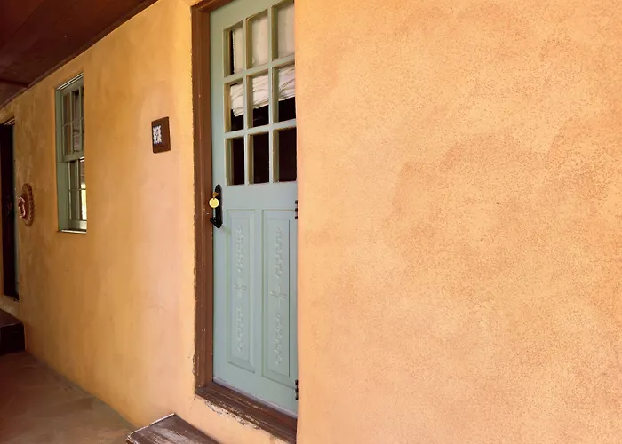 Old Taos Guesthouse B&B