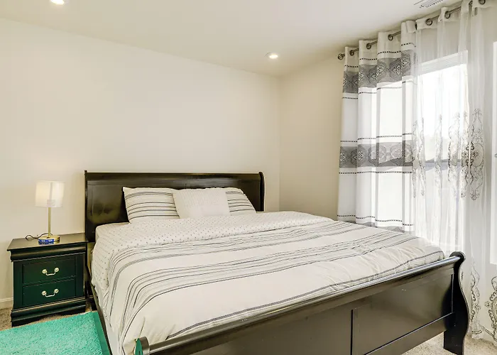 16 Mi To Louisville: Pet-Friendly Getaway!