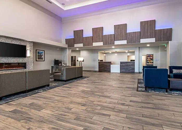 Comfort Suites Grove City - Columbus South