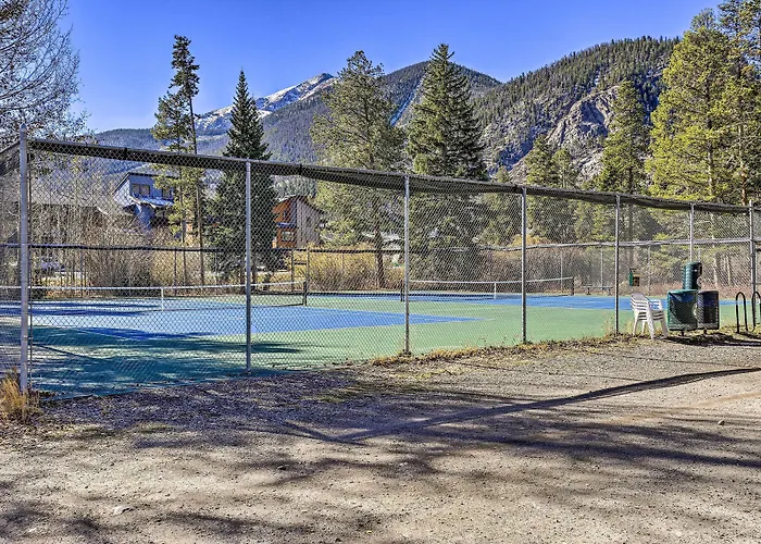 8 Mi To Copper Mtn: Dtwn Frisco Retreat W/ Deck!