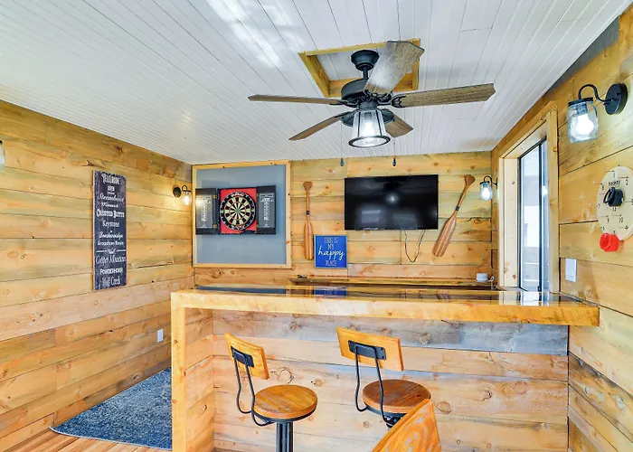 Pet-Friendly Buena Vista Home W/ Yard & Hot Tub!
