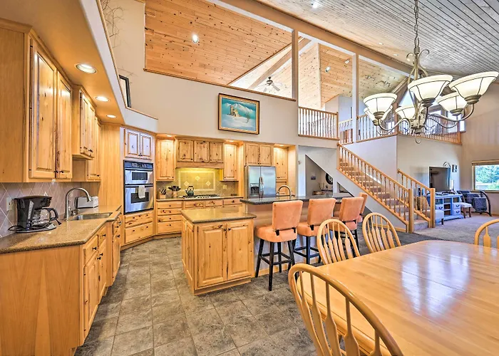 Charming, Spacious & Pet-Friendly Buena Vista Home