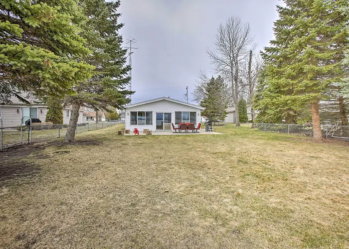 Peaceful Lakefront Houghton Lake Property W/ Patio