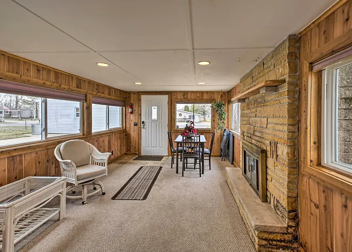Peaceful Lakefront Houghton Lake Property W/ Patio