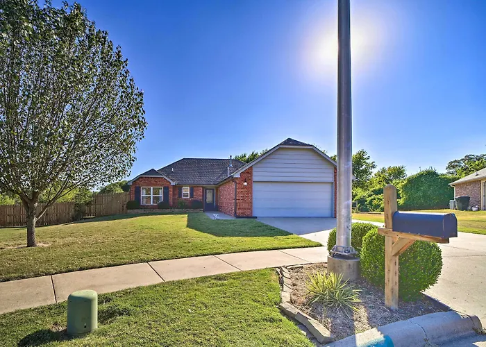 Claremore Getaway ~ 2 Mi To Historic District