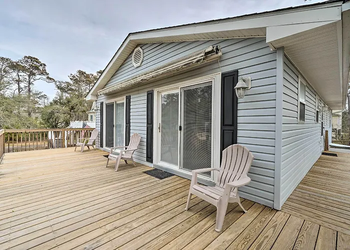 Cozy Oak Island House < 1 Mi To Beaches!
