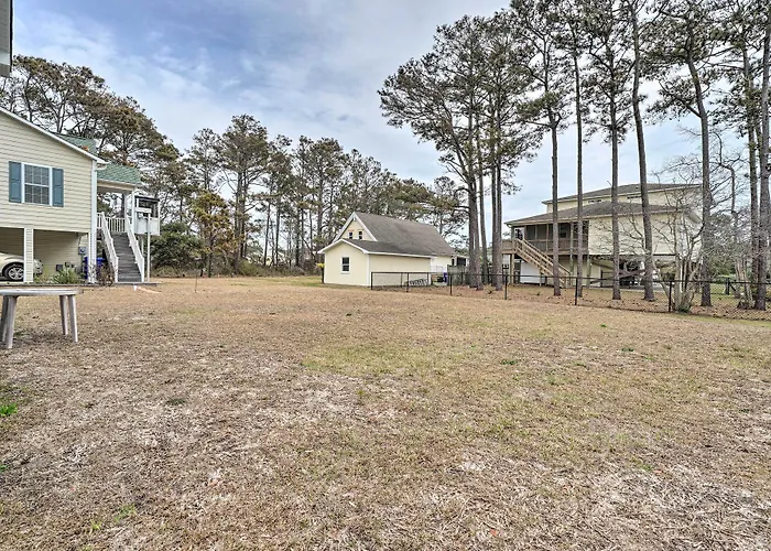 Cozy Oak Island House < 1 Mi To Beaches!