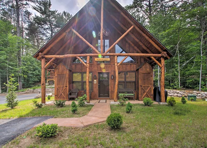 Timber Home: Walk To Slopes & N Conway Shops!