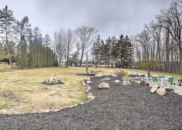 Spacious Sheboygan Home W/ Grill & Fire Pit!