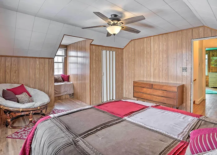 Rural Oswego Cottage On 50-Acre Orchard & Farm!