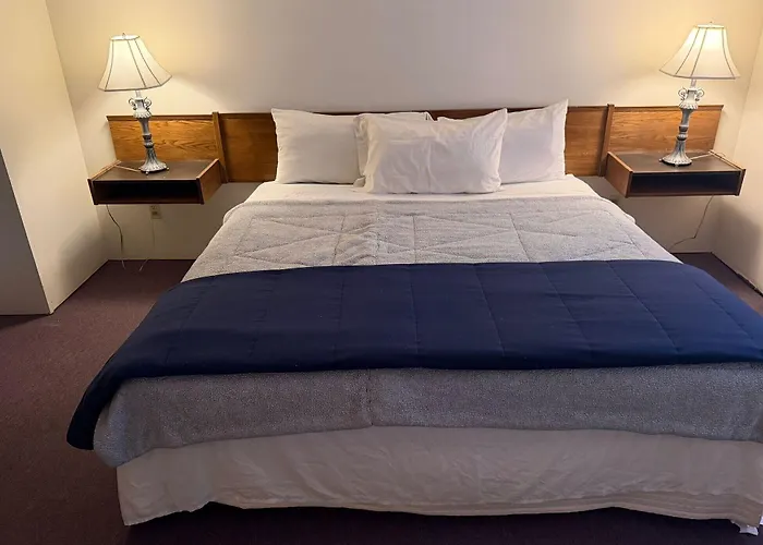 Country Squire Motor Inn