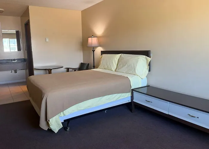 Country Squire Motor Inn