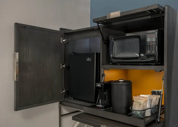 Courtyard By Marriott Iowa City University Heights