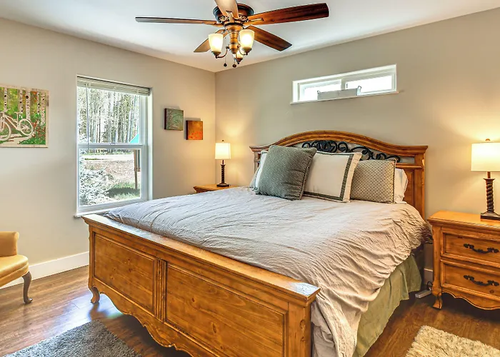 30 Mi To Crested Butte: Dog-Friendly Home By River