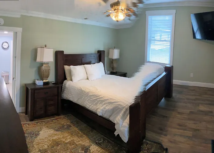 1St Class Rentals The Thurman Munson House