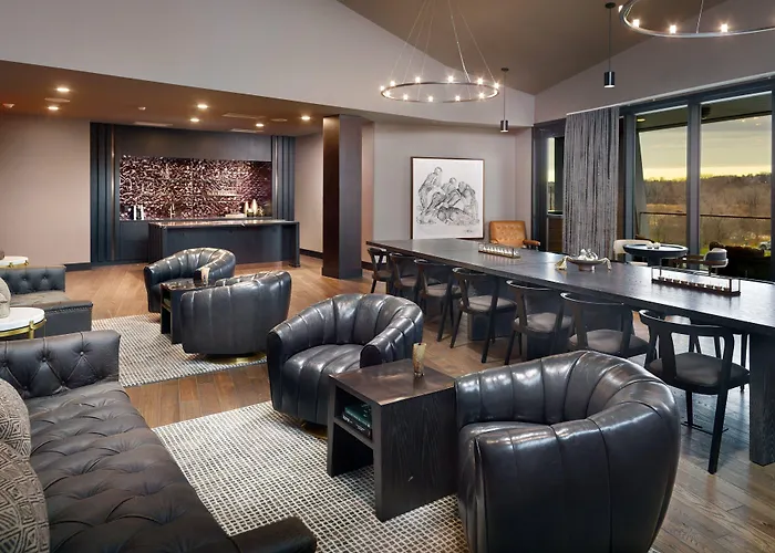 Omni Viking Lakes