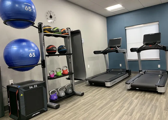 Hampton Inn & Suites Marina