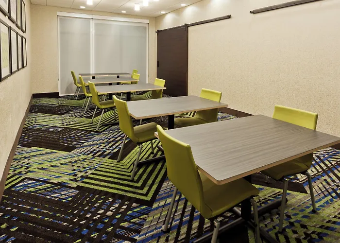 Holiday Inn Express & Suites - Fayetteville By Ihg