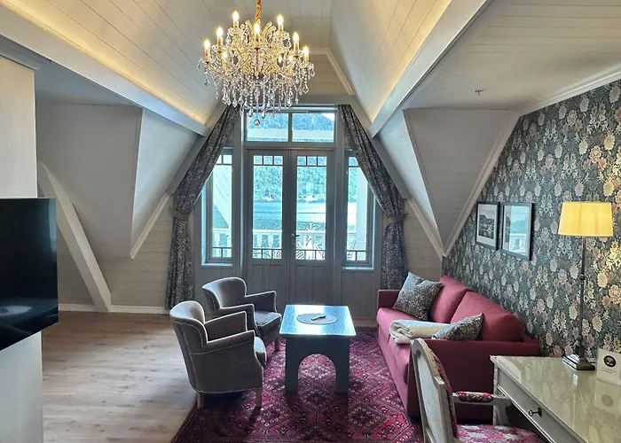 Hofslund Fjord Hotel