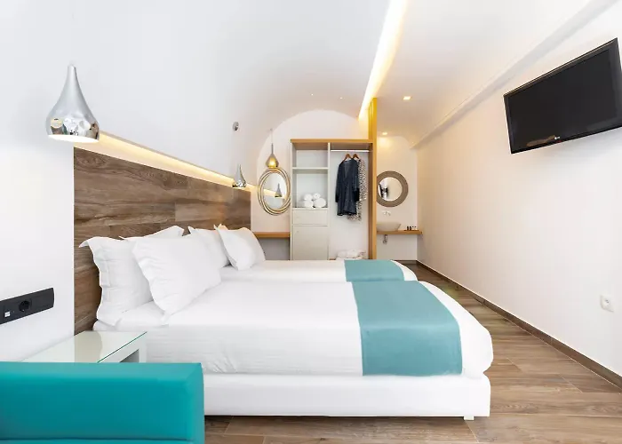 Deluxe Suites Santorini