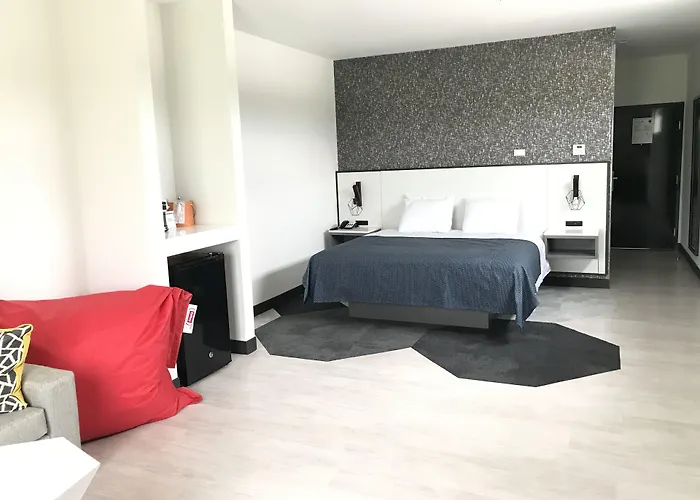 Hy-Lo Hotel