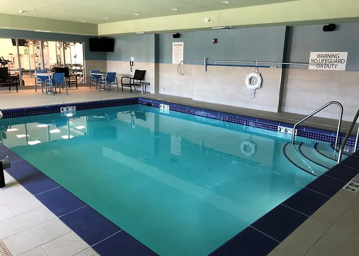 Holiday Inn Express & Suites - Springfield North By Ihg