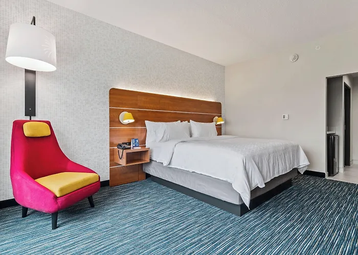 Holiday Inn Express & Suites Orlando- Lake Buena Vista By Ihg