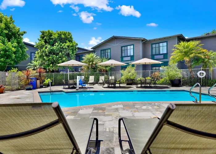 Holiday Inn Express & Suites Carpinteria By Ihg