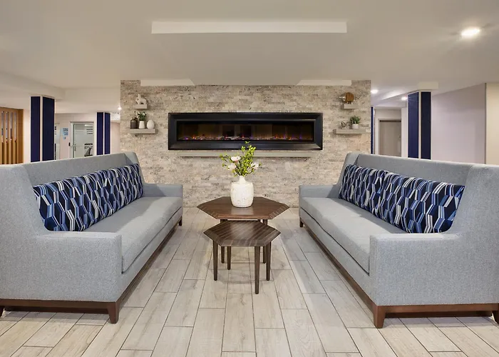 Holiday Inn Express Hotel & Suites Uptown Fredericton By Ihg