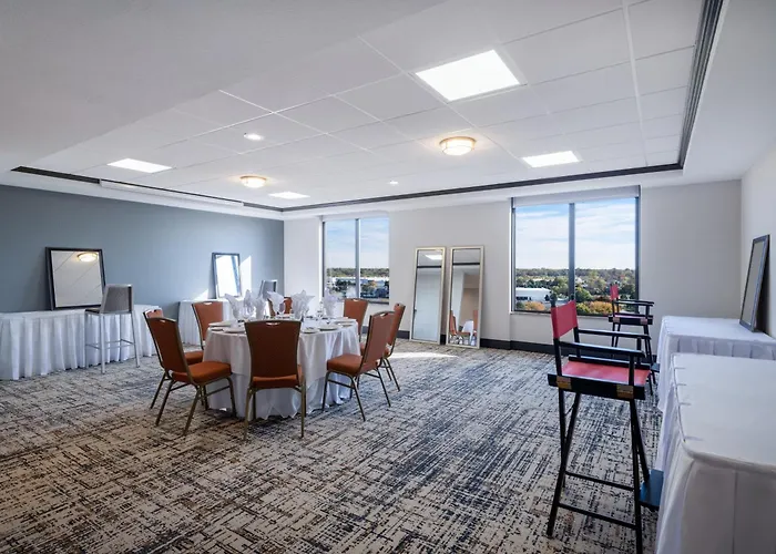 Holiday Inn Hotel & Suites Chicago Northwest - Elgin By Ihg