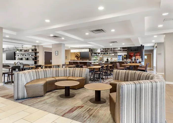 Comfort Inn & Suites Bethlehem Lehigh Valley Airport