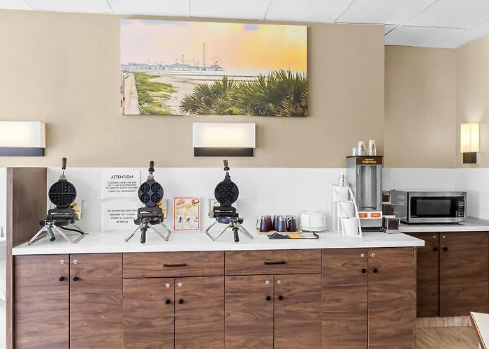 Beachfront Palms Resort Galveston, An Ascend Collection Hotel