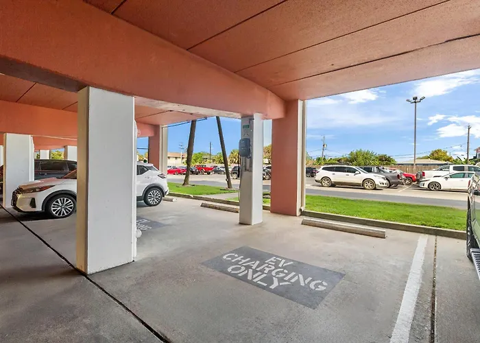 Beachfront Palms Resort Galveston, An Ascend Collection Hotel
