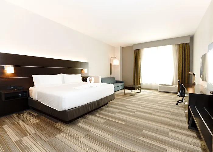 Holiday Inn Express & Suites Franklin - Berry Farms By Ihg