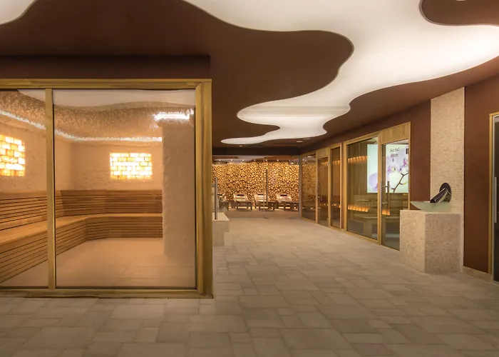 King Maron Beach Hotel & Spa