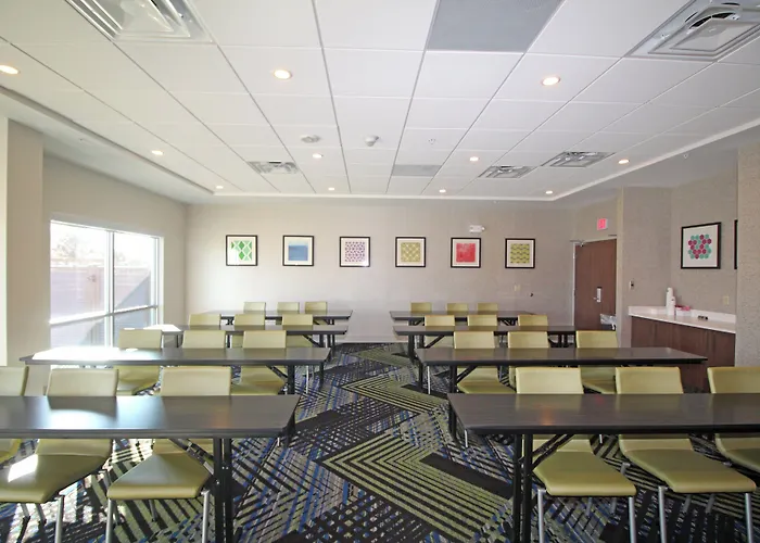 Holiday Inn Express & Suites Ocala By Ihg