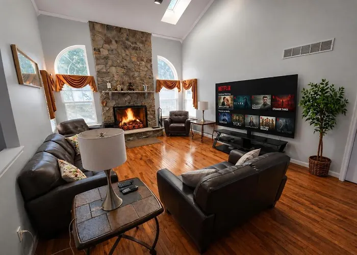 Luxury 5Br Family Retreat | Hot Tub | Game Room | 2 Fire Pits | Resort Amenities