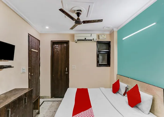 Hotel O Blue Diamond Near Jahangirpuri Metro Station