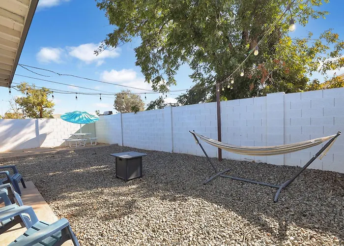 Spacious 2Br Condo, Steps To Downtown Gilbert, King Bed & Laundry