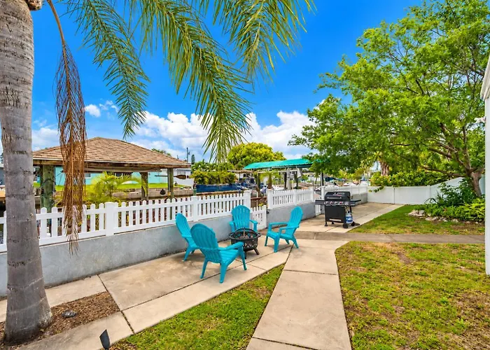 Quiet Canal House Everyone Rebooks Canal-View, Sleeps 8