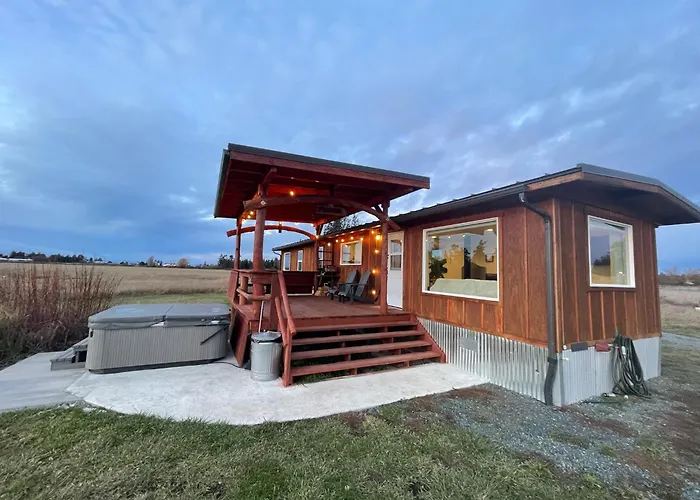 Frontier Farmhousemountain Views, Hot Tub & Sauna